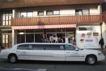 limousine mieten in freiburg für Restaurantbesuch